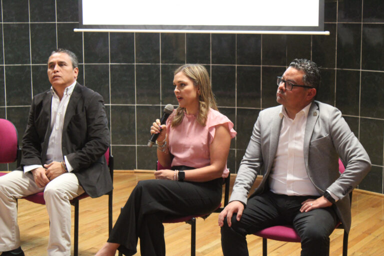 coordinadora de científicos UACH