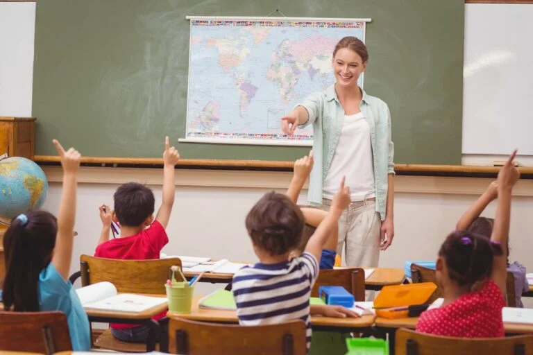 maestra-dando-clases