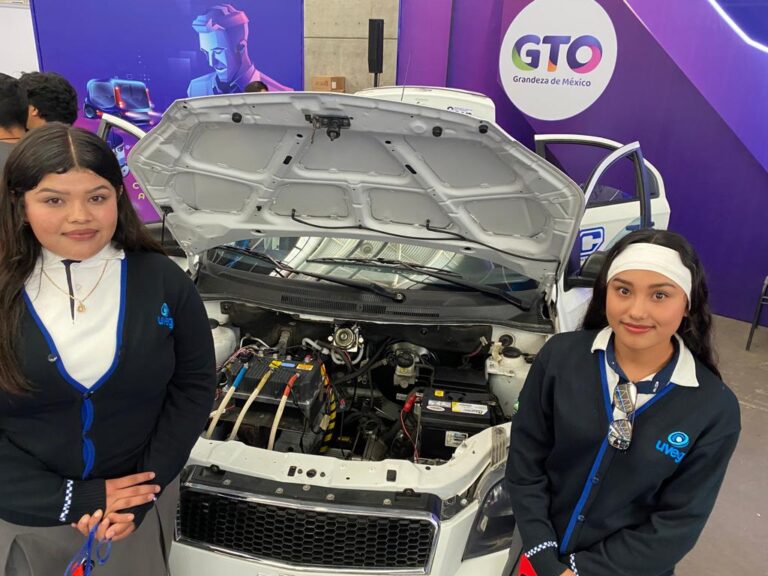 auto-electrico-gasolina-estudiantes-bachillerato-juventino-rosas-2