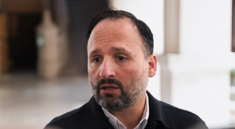 principal_whatsapp-image-2024-04-02-at-122713-pm