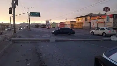 encontronazo R Almada poste Centinela derribado