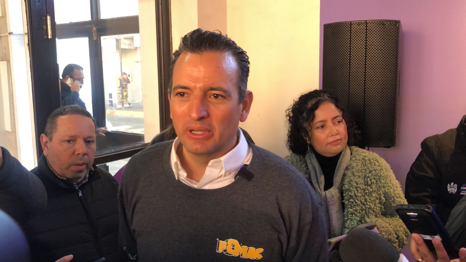 1000404715-846371025