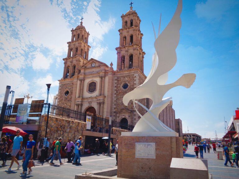 Catedral_de_Ciudad_Juárez,_Paloma_de_la_Esperanza