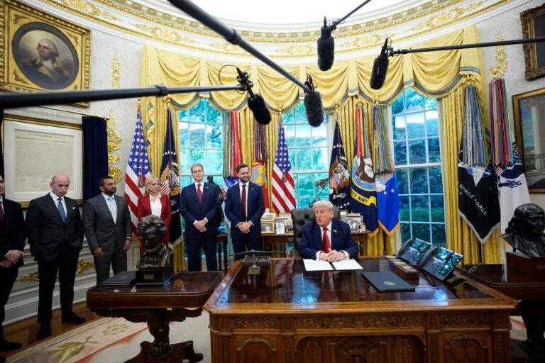 Trump impondrá aranceles del 100% a los medicamentos importados