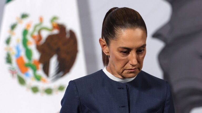 2025-11-03t141353z-622334967-rc20phajd13f-rtrmadp-3-mexico-politics-20251103154423594