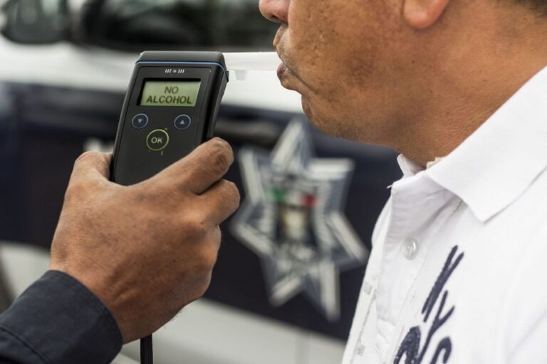 PERATIVO-ALCOHOLIMETRO-AMIGABLE-EN-PUNTOS-DE-CONTRO-940x626-1