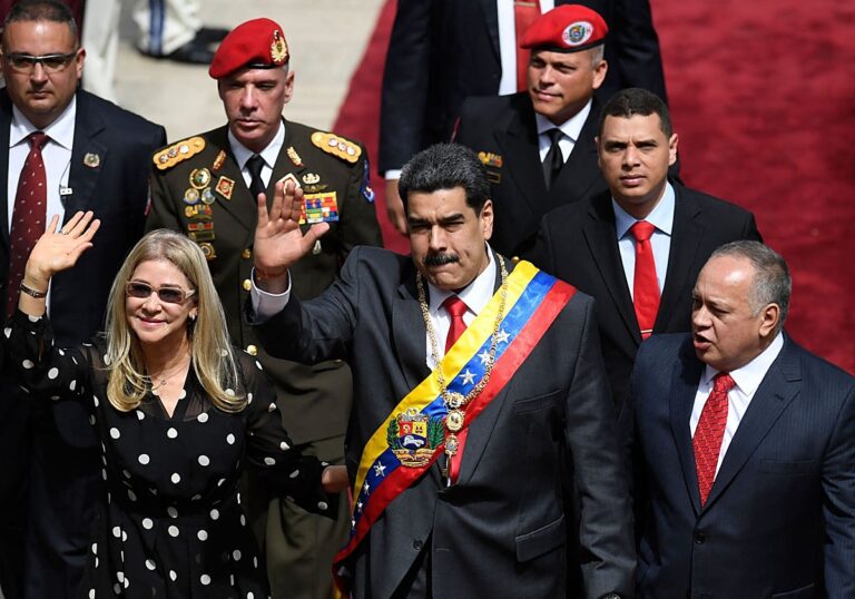 maduro-cilia-flores-afp-RjrOraK3Jo45WEGg6OMvIHO-1200x840@diario_abc