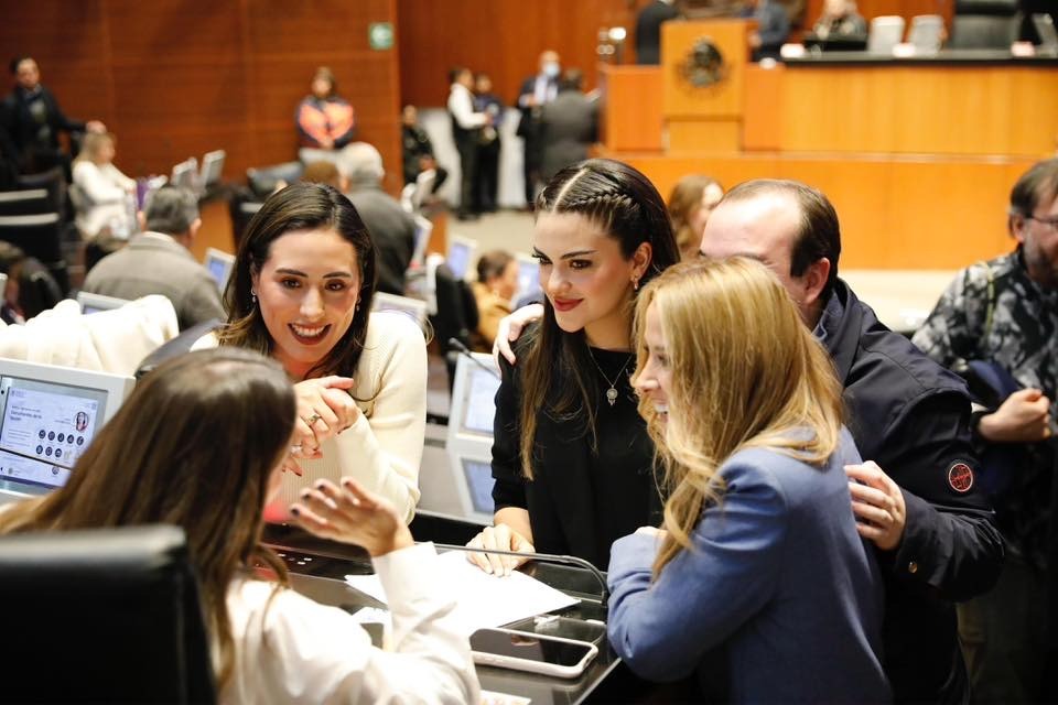 6caf872a-8367-402a-8ff2-1de42ce6f21c