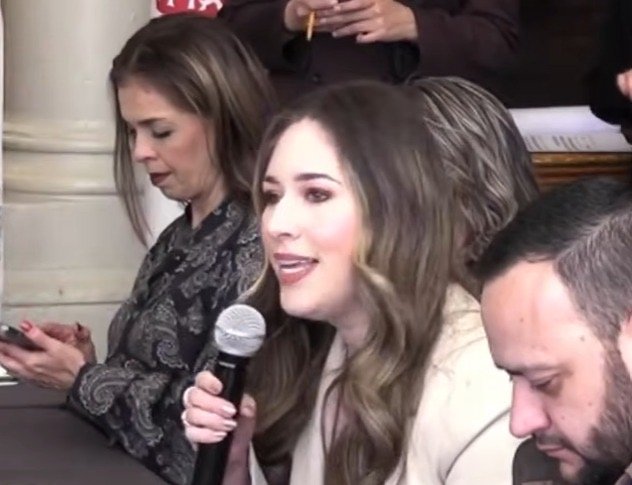 d8866b2b-8759-42e4-b435-8531f565e2b6