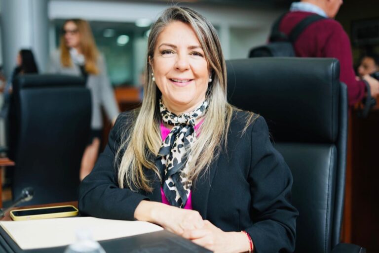 19348163-c3a1-4564-8315-e18f108ccb6b