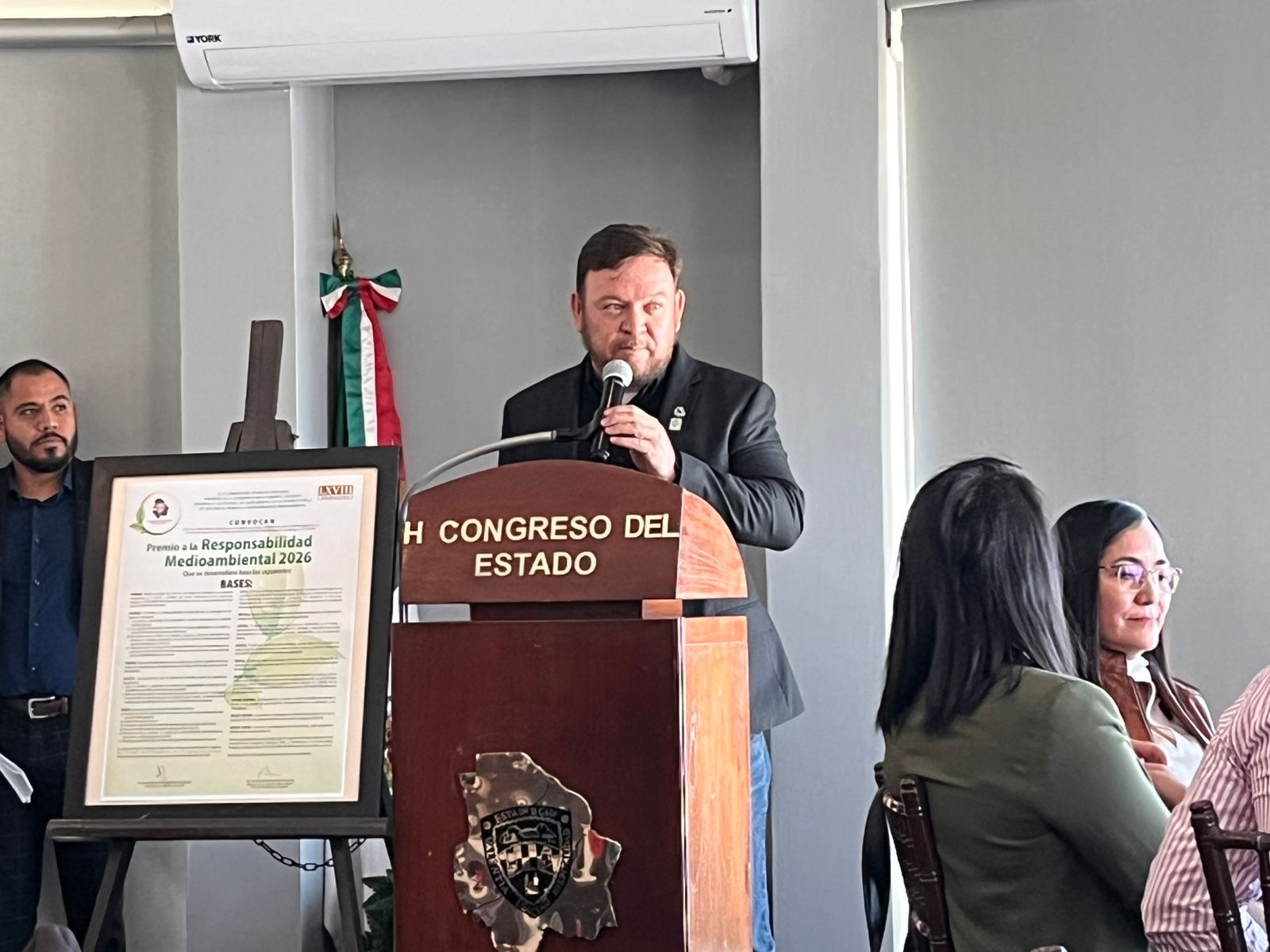 ac3e8772-dfde-4479-85d0-08d1b47bd683