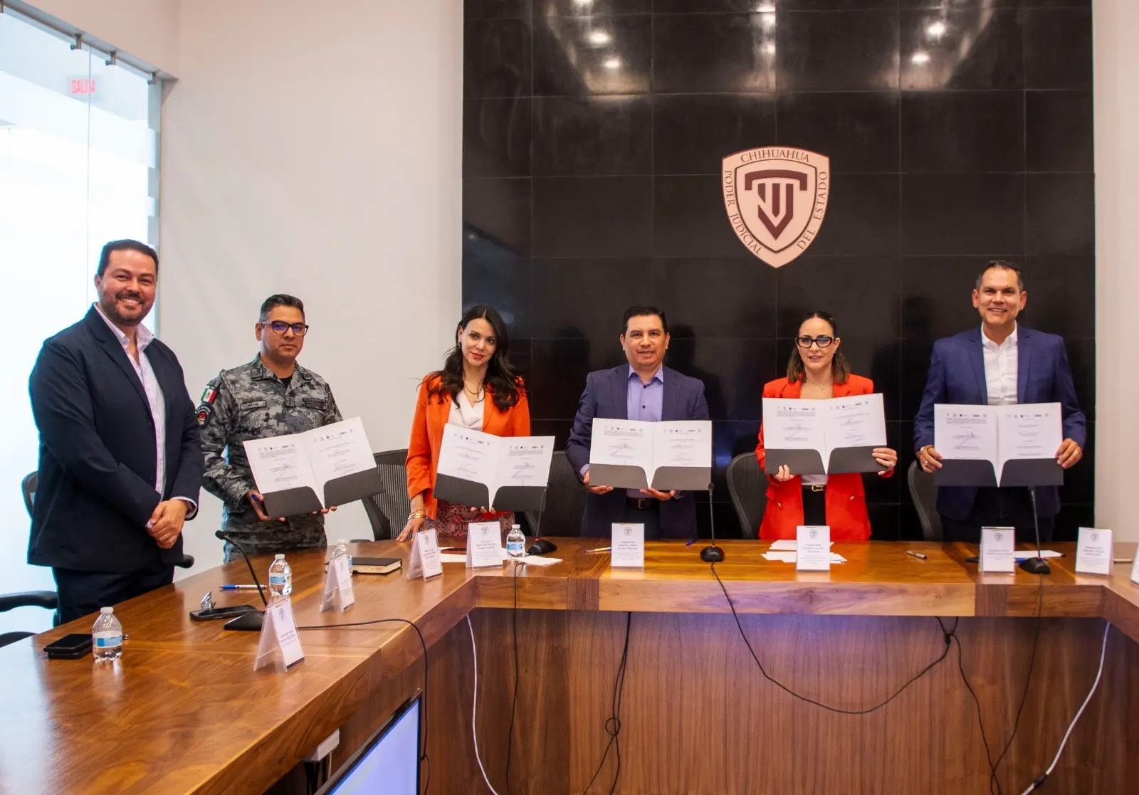 e8e8fc7f-b038-49f3-b1fe-b1fd821e7c38